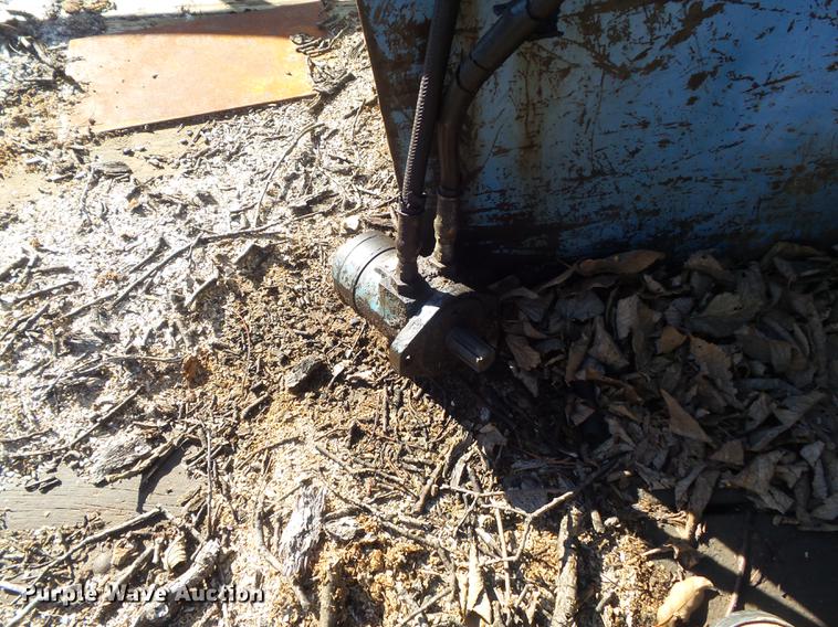 image for item DB6354 1990 Isuzu FTR flatbed truck with crane