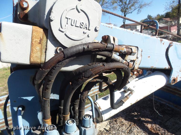 image for item DB6354 1990 Isuzu FTR flatbed truck with crane