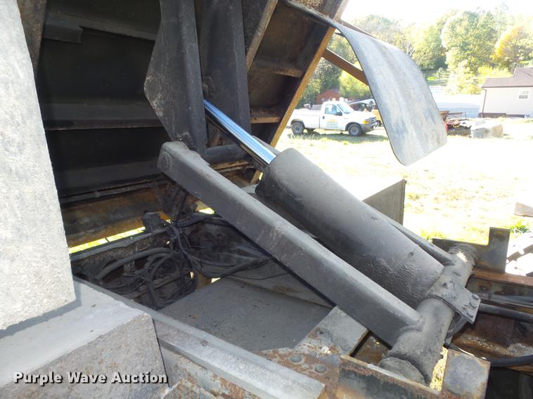 image for item DB6354 1990 Isuzu FTR flatbed truck with crane