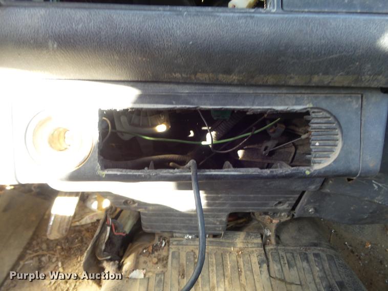 image for item DB6354 1990 Isuzu FTR flatbed truck with crane