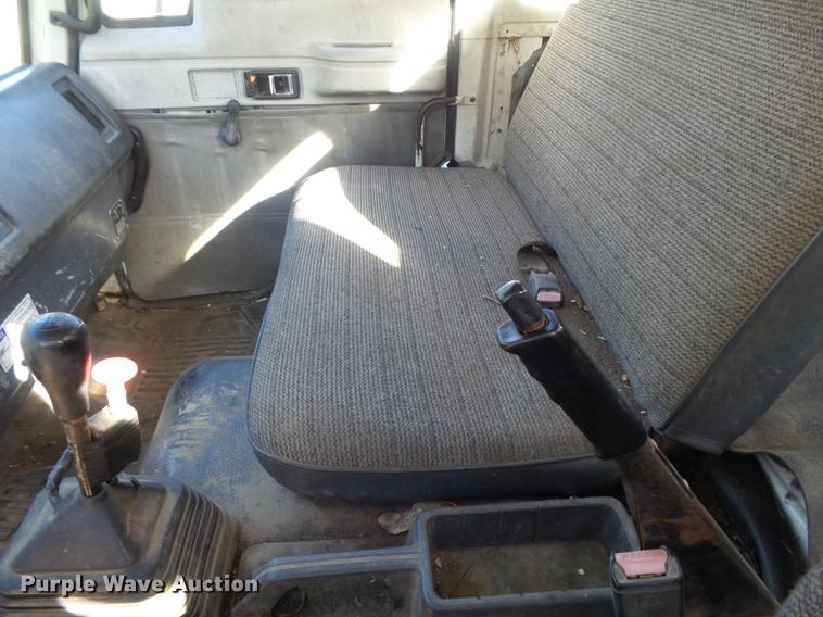 image for item DB6354 1990 Isuzu FTR flatbed truck with crane