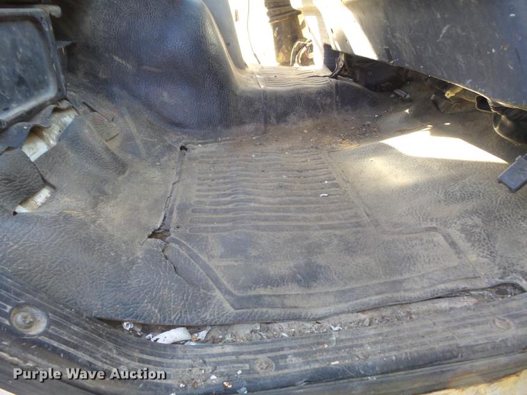 image for item DB6354 1990 Isuzu FTR flatbed truck with crane