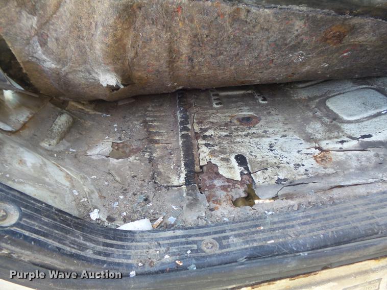 image for item DB6354 1990 Isuzu FTR flatbed truck with crane