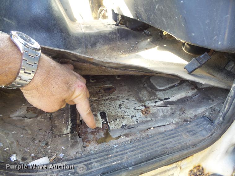 image for item DB6354 1990 Isuzu FTR flatbed truck with crane