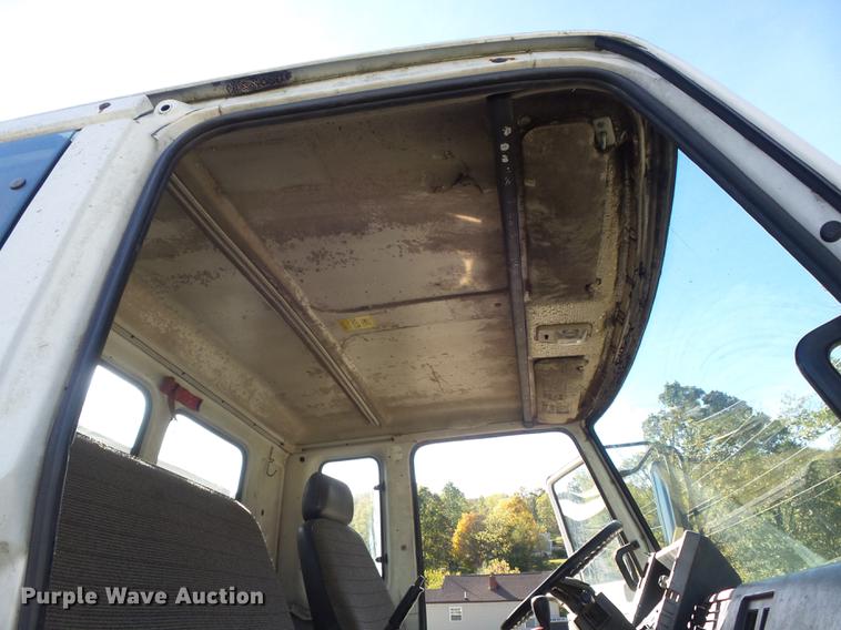 image for item DB6354 1990 Isuzu FTR flatbed truck with crane