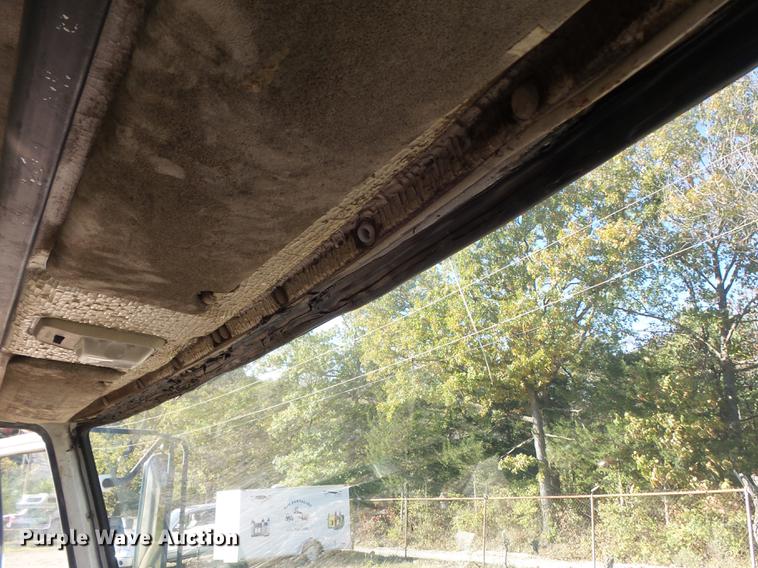 image for item DB6354 1990 Isuzu FTR flatbed truck with crane