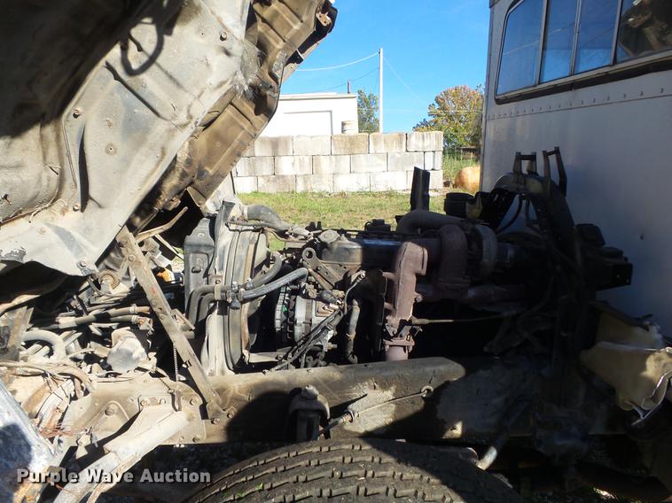 image for item DB6354 1990 Isuzu FTR flatbed truck with crane