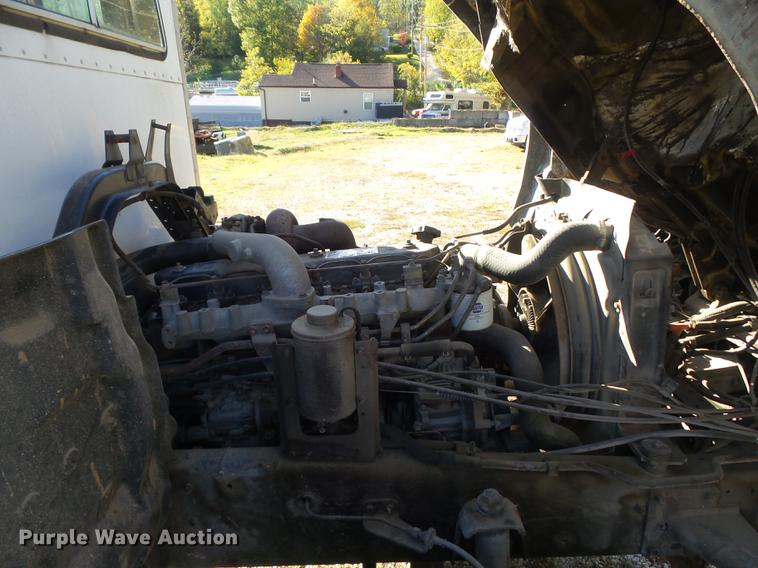 image for item DB6354 1990 Isuzu FTR flatbed truck with crane