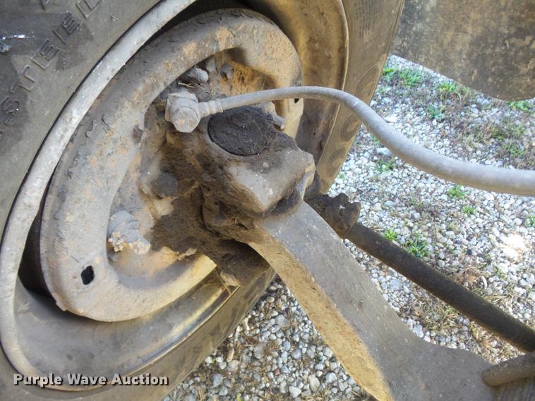 image for item DB6354 1990 Isuzu FTR flatbed truck with crane