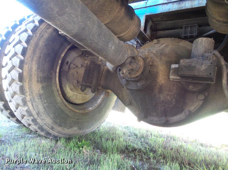 image for item DB6354 1990 Isuzu FTR flatbed truck with crane