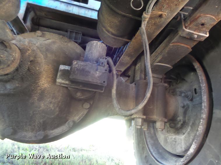 image for item DB6354 1990 Isuzu FTR flatbed truck with crane