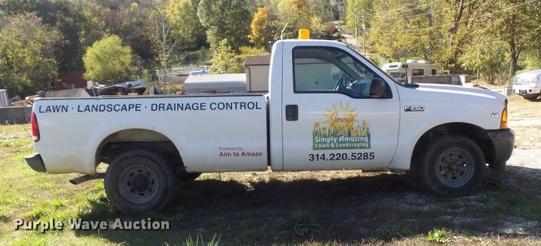 image for item DB6355 2001 Ford F250 Super Duty XL pickup truck