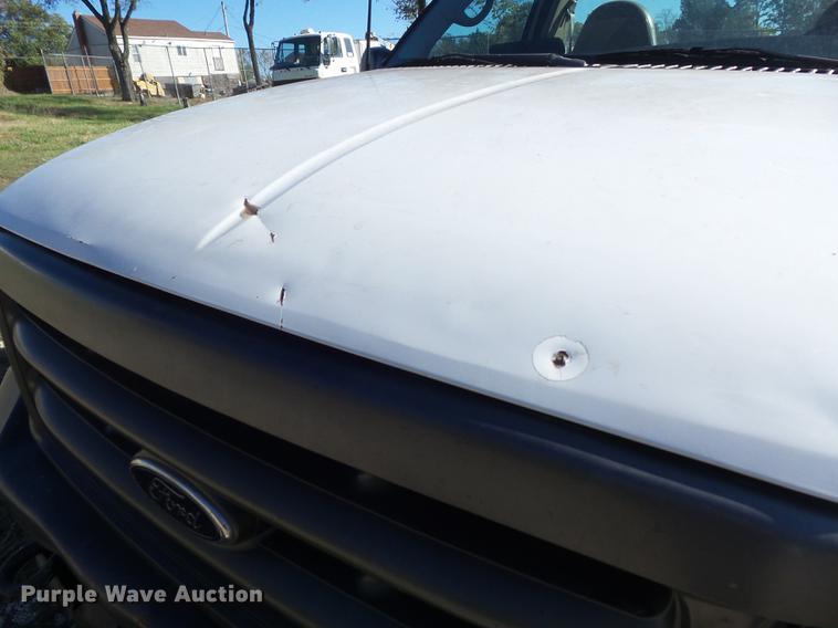 image for item DB6355 2001 Ford F250 Super Duty XL pickup truck