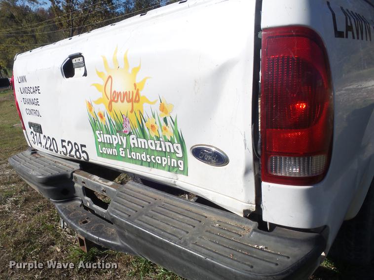 image for item DB6355 2001 Ford F250 Super Duty XL pickup truck