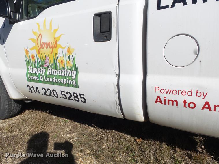 image for item DB6355 2001 Ford F250 Super Duty XL pickup truck