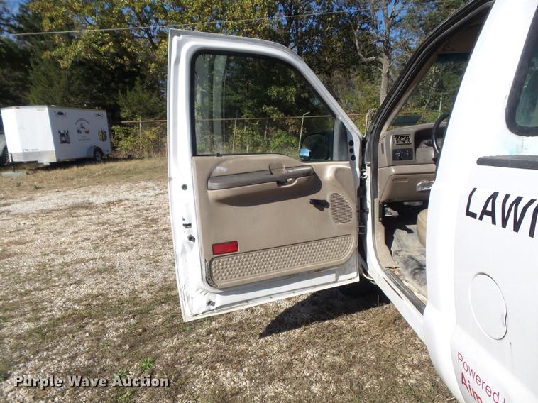 image for item DB6355 2001 Ford F250 Super Duty XL pickup truck