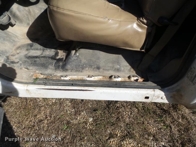 image for item DB6355 2001 Ford F250 Super Duty XL pickup truck