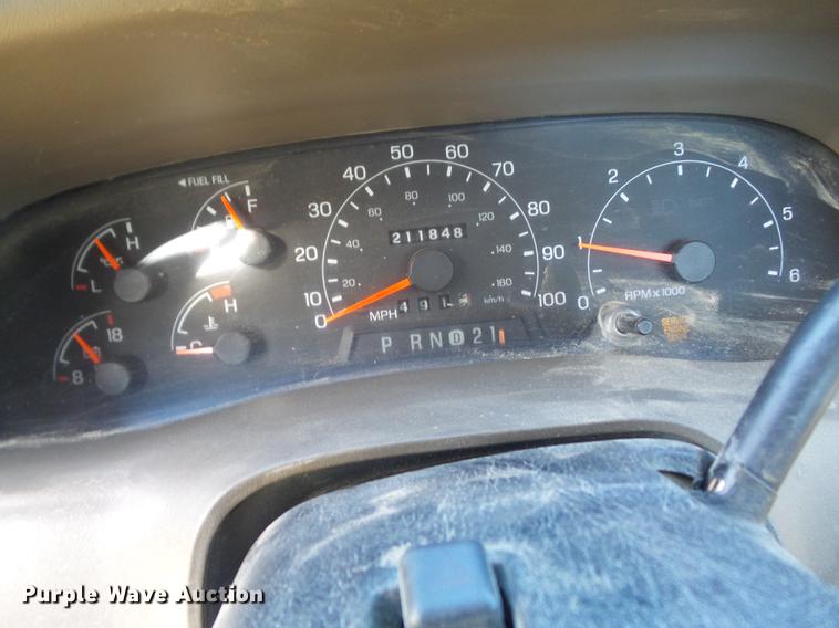 image for item DB6355 2001 Ford F250 Super Duty XL pickup truck