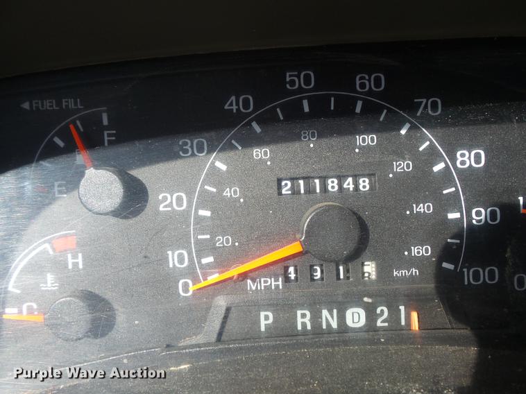 image for item DB6355 2001 Ford F250 Super Duty XL pickup truck