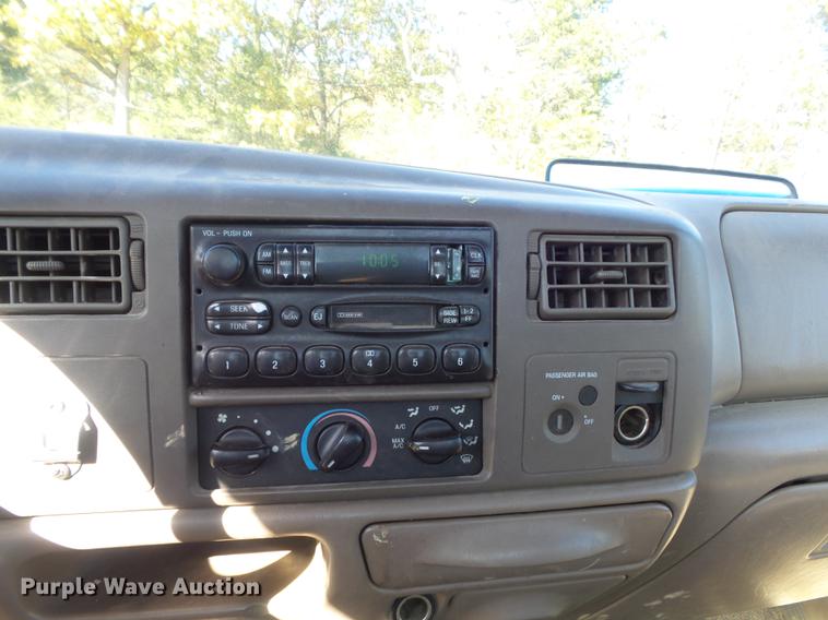 image for item DB6355 2001 Ford F250 Super Duty XL pickup truck