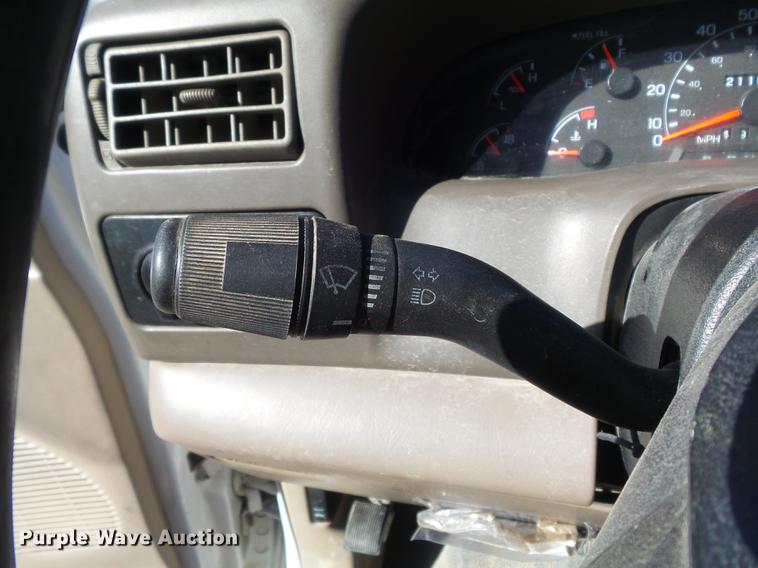 image for item DB6355 2001 Ford F250 Super Duty XL pickup truck