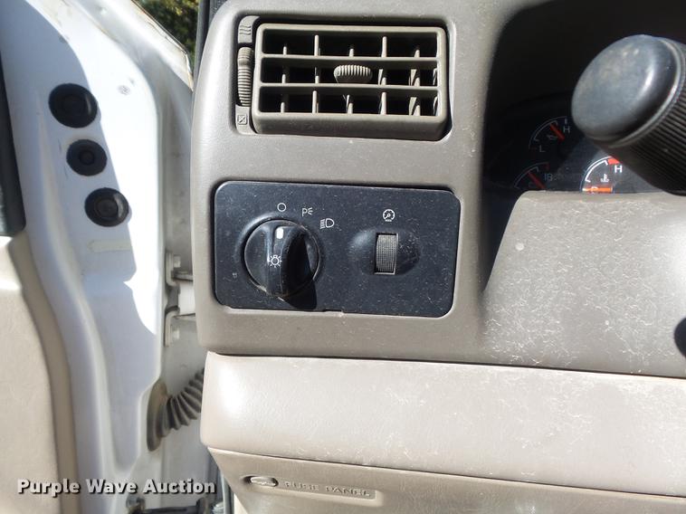 image for item DB6355 2001 Ford F250 Super Duty XL pickup truck