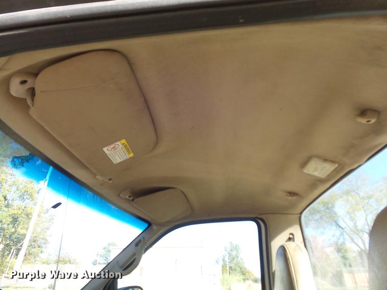 image for item DB6355 2001 Ford F250 Super Duty XL pickup truck