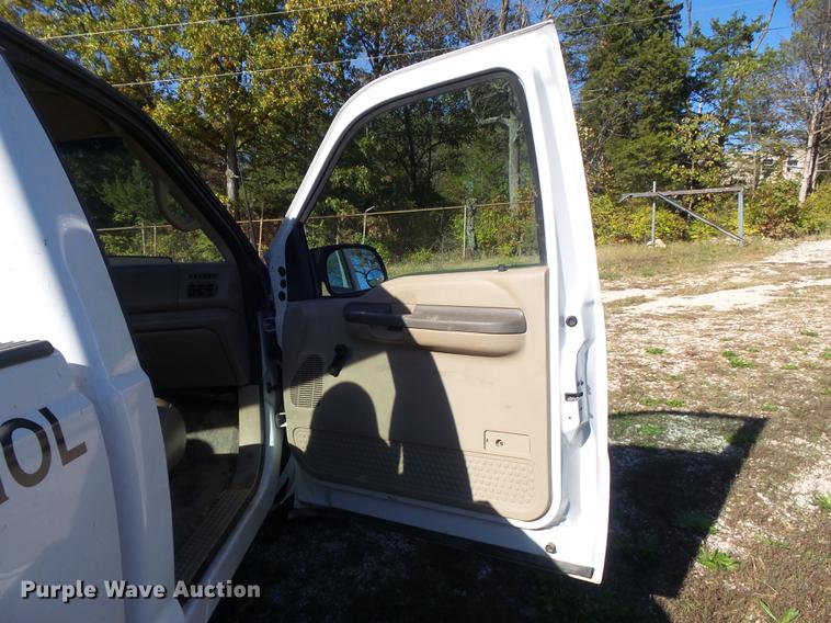 image for item DB6355 2001 Ford F250 Super Duty XL pickup truck