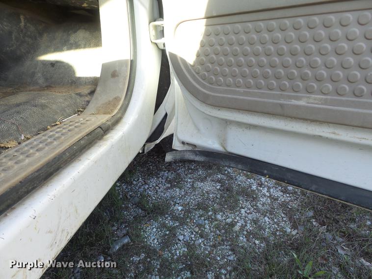 image for item DB6355 2001 Ford F250 Super Duty XL pickup truck