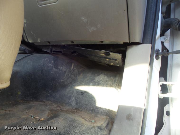 image for item DB6355 2001 Ford F250 Super Duty XL pickup truck