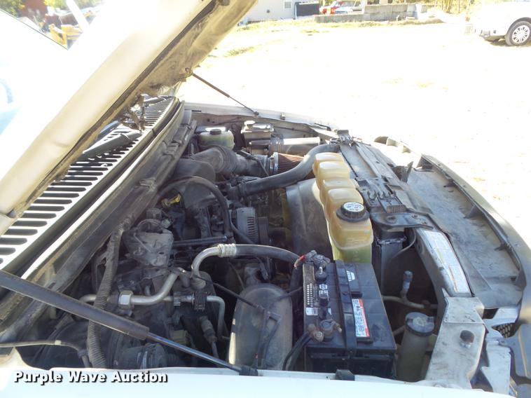 image for item DB6355 2001 Ford F250 Super Duty XL pickup truck