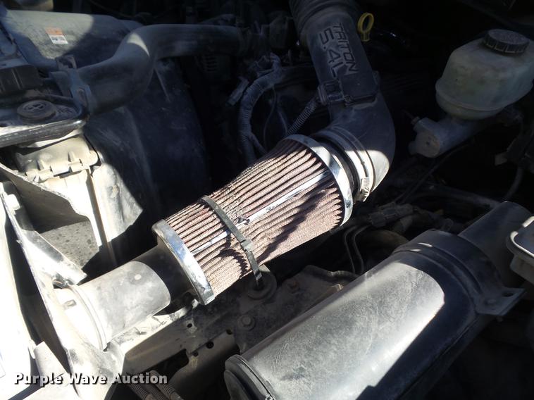 image for item DB6355 2001 Ford F250 Super Duty XL pickup truck