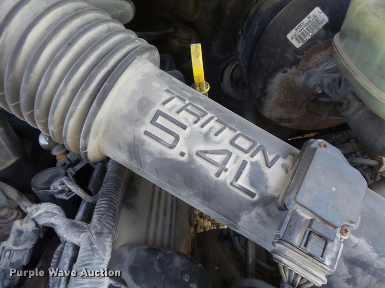 image for item DB6355 2001 Ford F250 Super Duty XL pickup truck