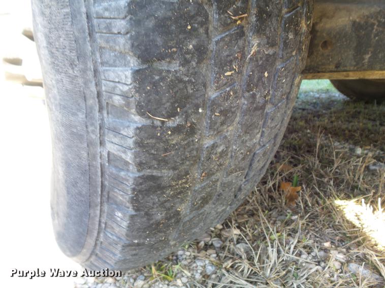 image for item DB6355 2001 Ford F250 Super Duty XL pickup truck