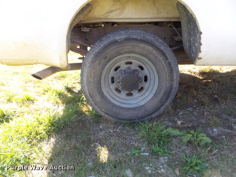 image for item DB6355 2001 Ford F250 Super Duty XL pickup truck