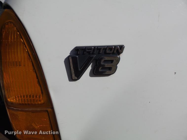 image for item DB6355 2001 Ford F250 Super Duty XL pickup truck