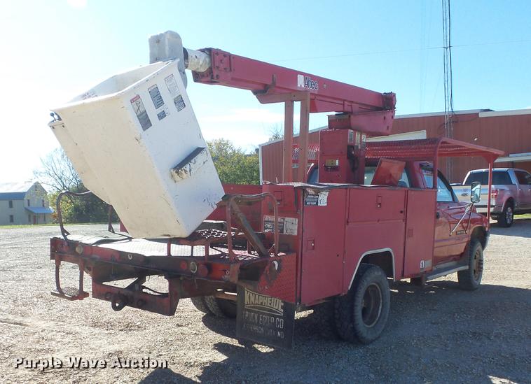 image for item DB6357 1995 Dodge Ram 3500 bucket truck