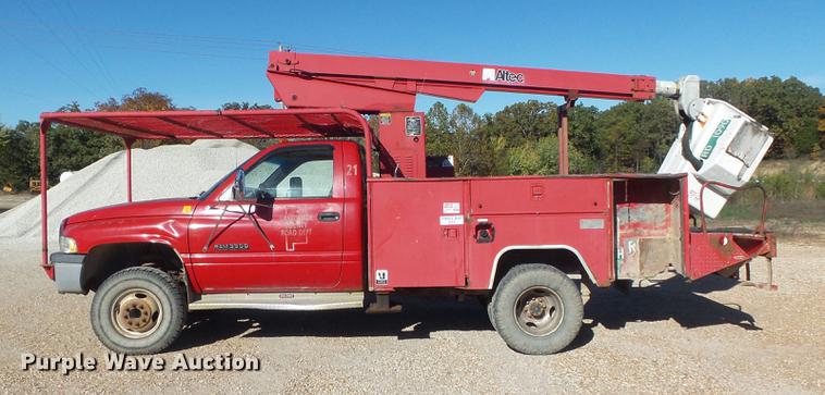 image for item DB6357 1995 Dodge Ram 3500 bucket truck