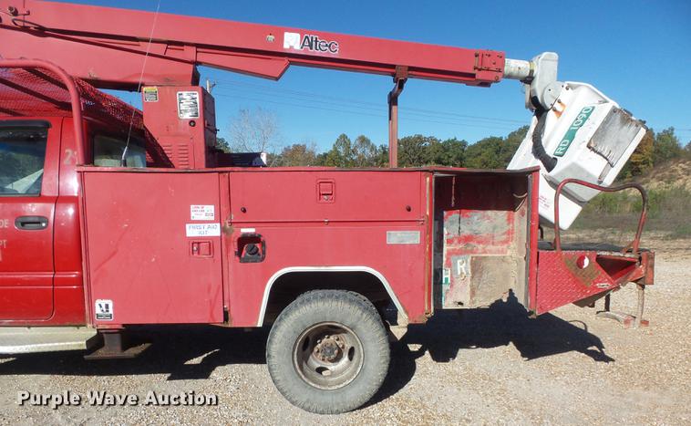 image for item DB6357 1995 Dodge Ram 3500 bucket truck