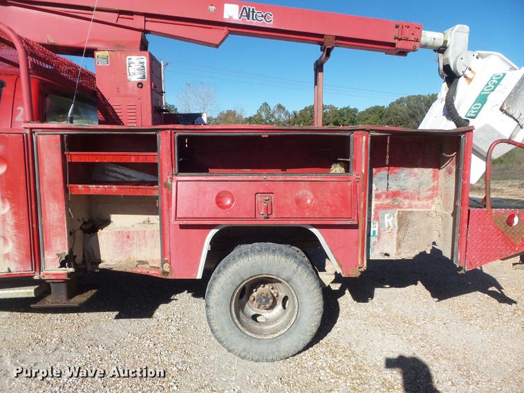 image for item DB6357 1995 Dodge Ram 3500 bucket truck