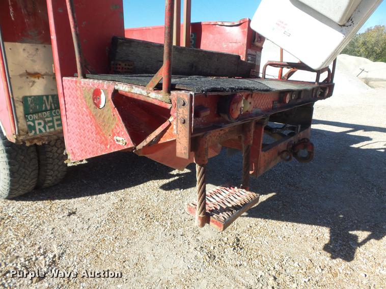 image for item DB6357 1995 Dodge Ram 3500 bucket truck
