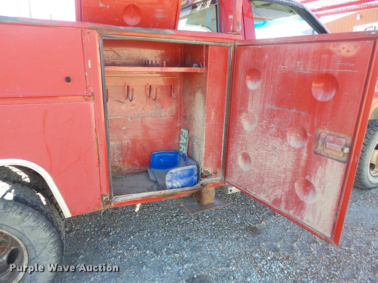 image for item DB6357 1995 Dodge Ram 3500 bucket truck