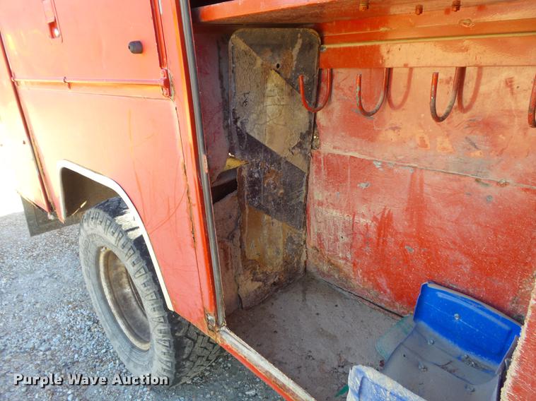 image for item DB6357 1995 Dodge Ram 3500 bucket truck