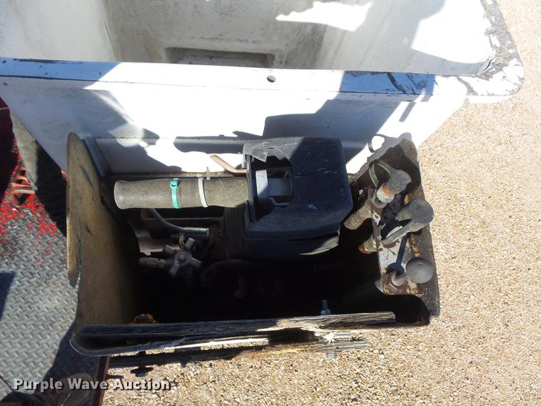 image for item DB6357 1995 Dodge Ram 3500 bucket truck