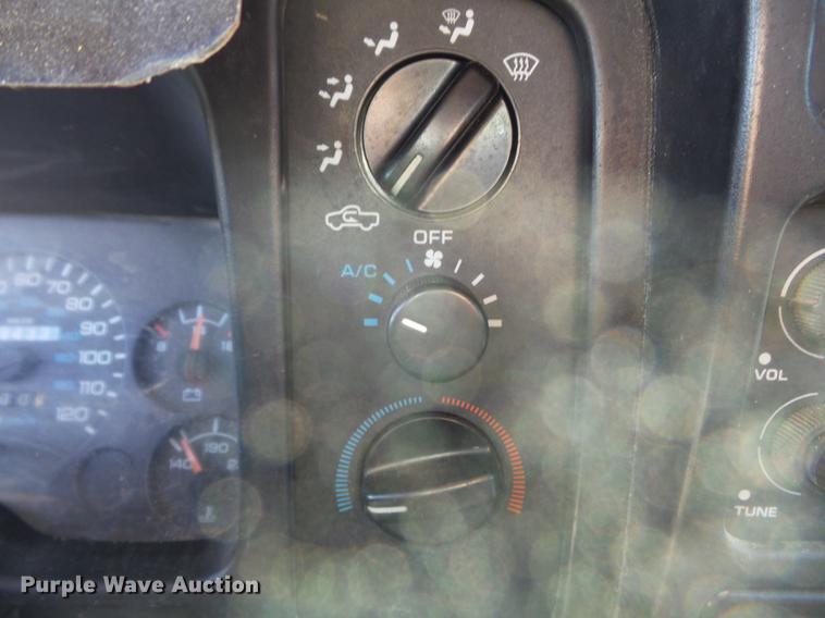 image for item DB6357 1995 Dodge Ram 3500 bucket truck