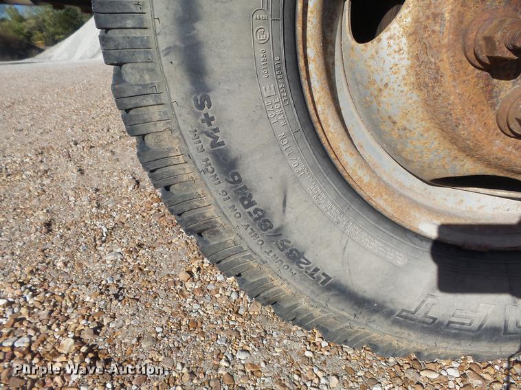 image for item DB6357 1995 Dodge Ram 3500 bucket truck