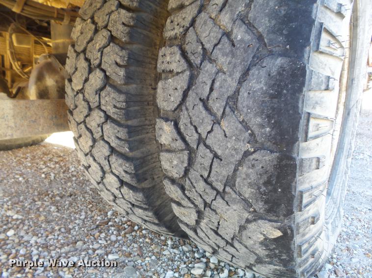 image for item DB6357 1995 Dodge Ram 3500 bucket truck