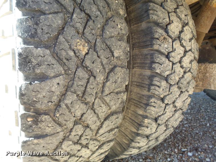 image for item DB6357 1995 Dodge Ram 3500 bucket truck