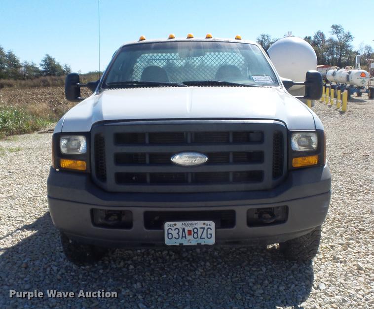 image for item DB6361 2006 Ford F350 Super Duty XL flatbed pickup truck