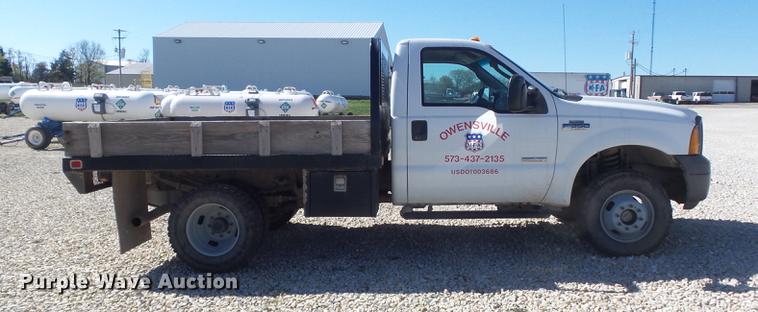 image for item DB6361 2006 Ford F350 Super Duty XL flatbed pickup truck